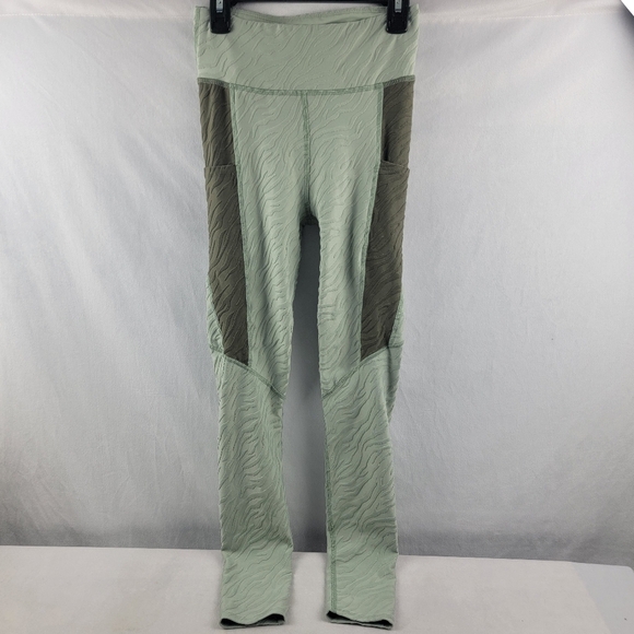 Urban Outfitters Twenty Montreal 3D Activewear leggings with pockets Size sm - Picture 5 of 8